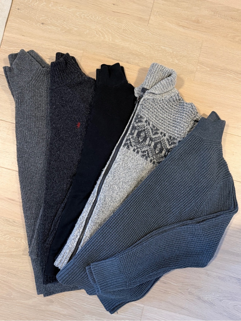MENS SWEATER BUNDLE OF 5 medium & large